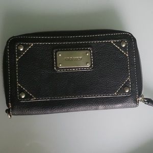 Nine west wallet
